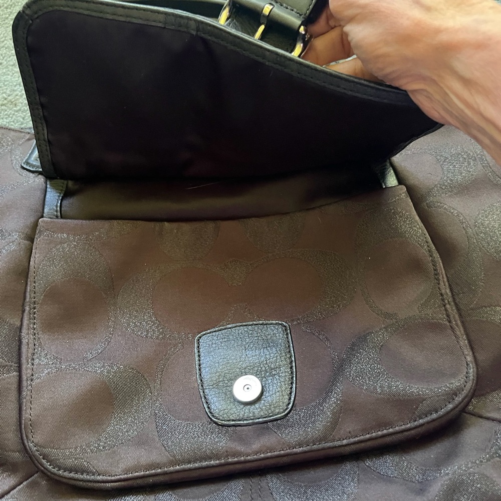 Coach Campbell Signature Canvas Shoulder Bag Brown - Picture 8 of 12